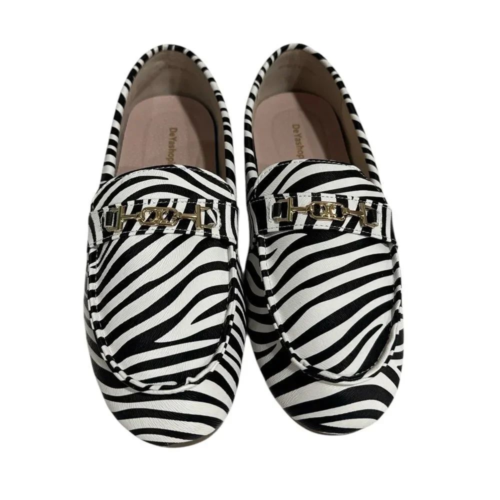 DeYashopin Women's Flats Shoes Leisure Shoes Slip On NWOT